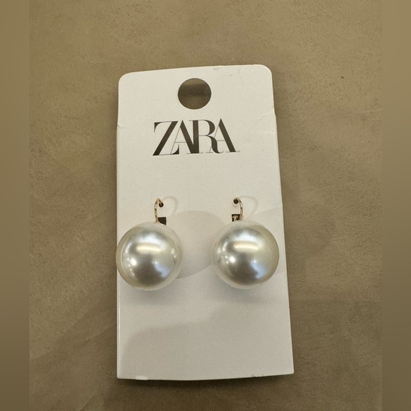 Zara large pearl earrings NWT ✨✨✨🔥 Elegant and classy - Picture 6 of 8
